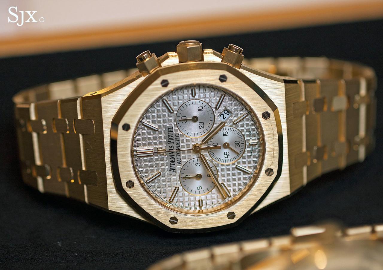 Audemars Piguet Royal Oak Chronograph 41 mm yellow gold 1